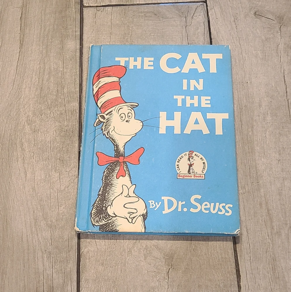 🍦Cat in the Hat vintage hardcover🧁